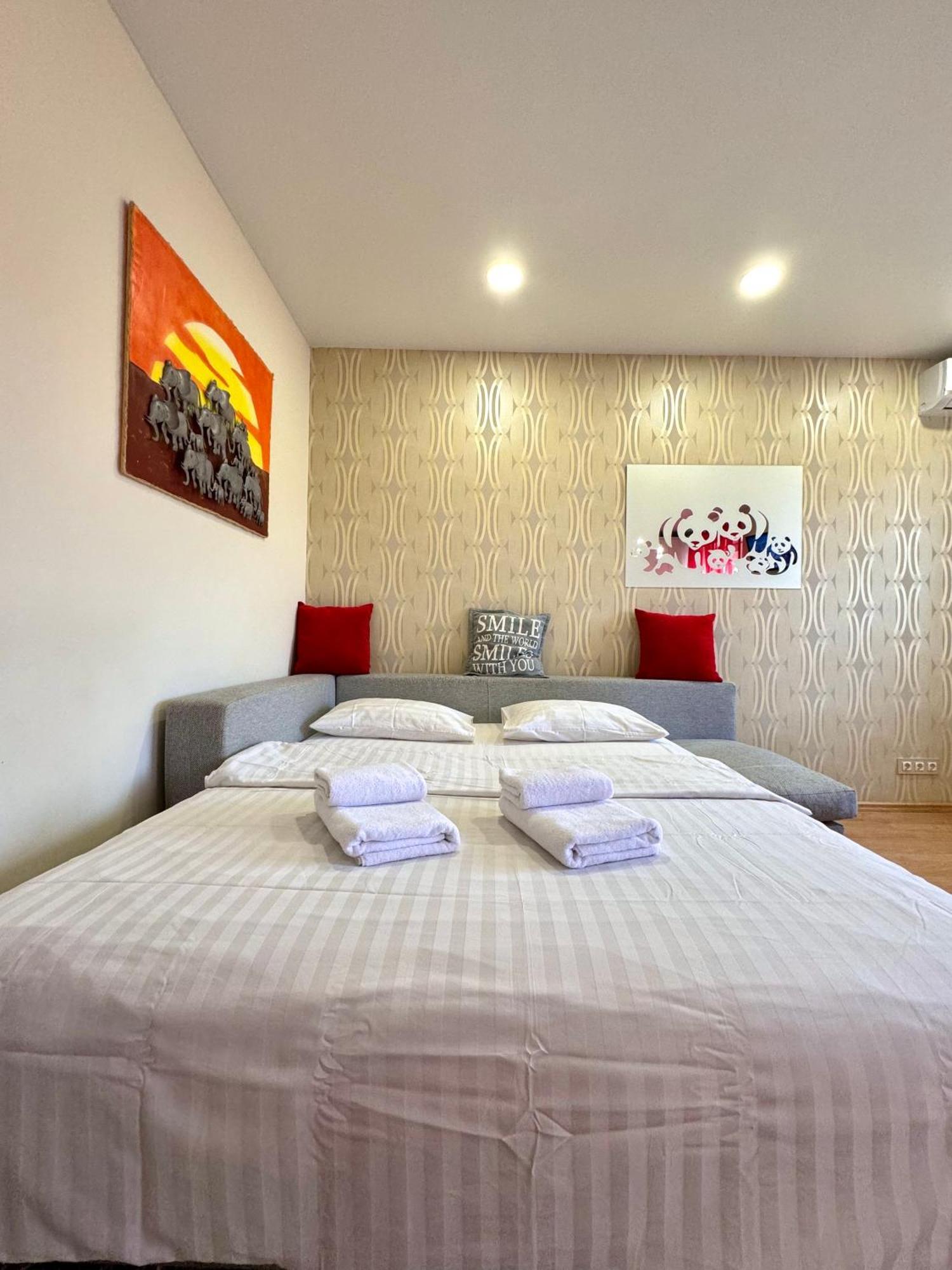 Apartpoltava: Cozy Studio in City Center Exterior photo