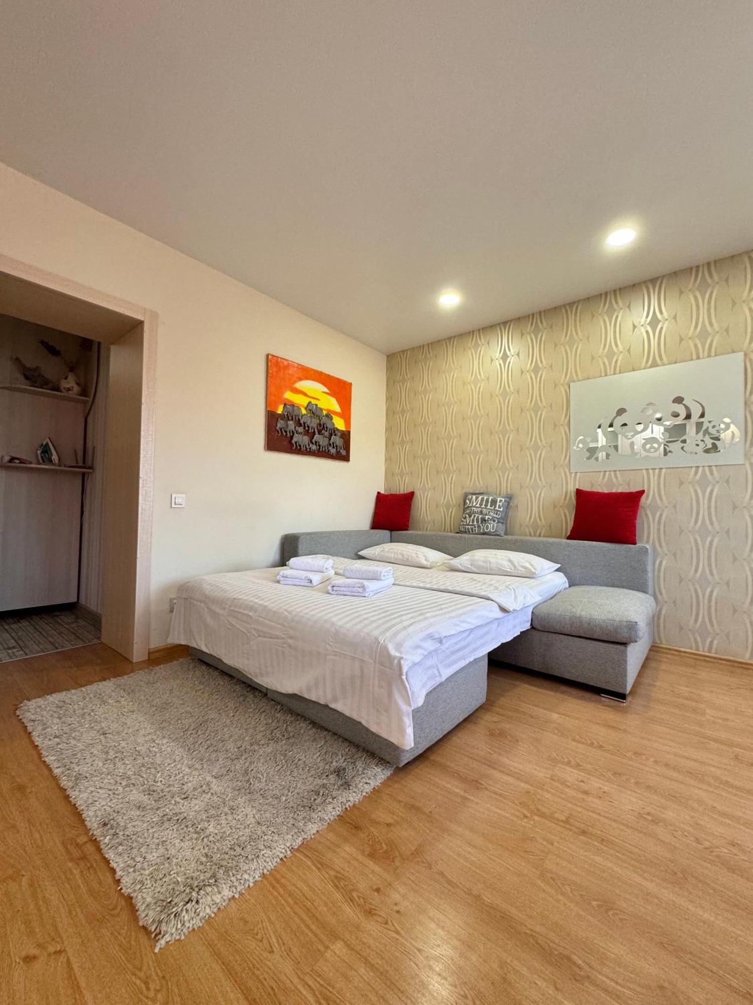 Apartpoltava: Cozy Studio in City Center Exterior photo